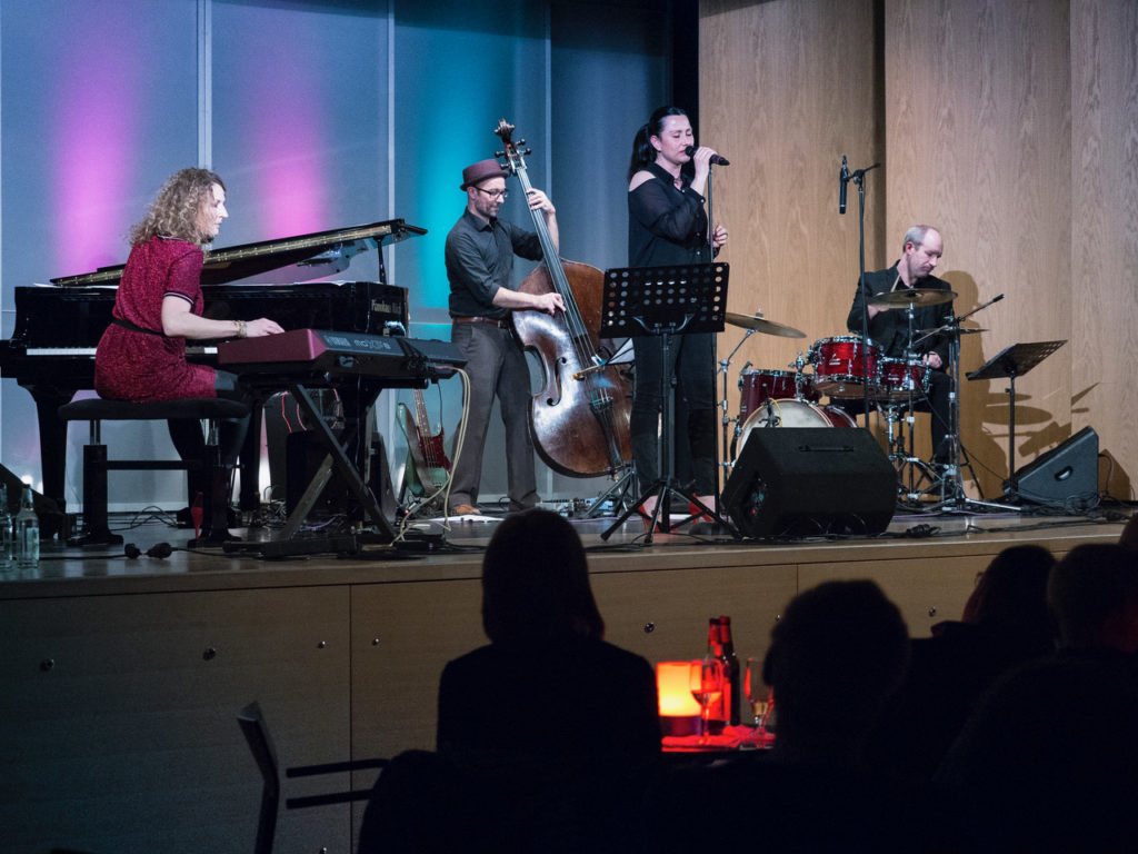 Schön, dass es solche Abende gibt: Beatrice Kahl und Band in Schwarzenbruck